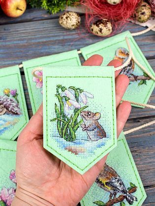 Весенняя гирлянда (7 флажков)