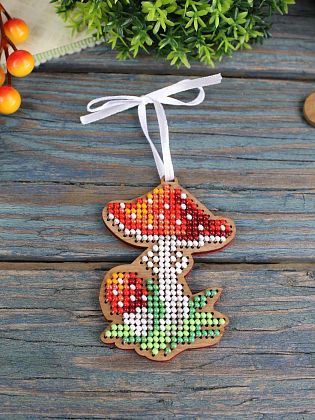 Ёлочная игрушка. Маленький мухомор