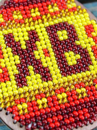 Красные узоры. Яйцо