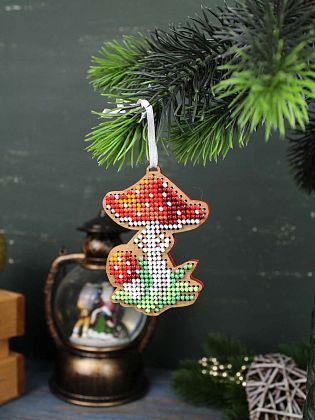 Ёлочная игрушка. Маленький мухомор