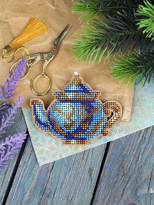 Изящный сервиз. Чайник